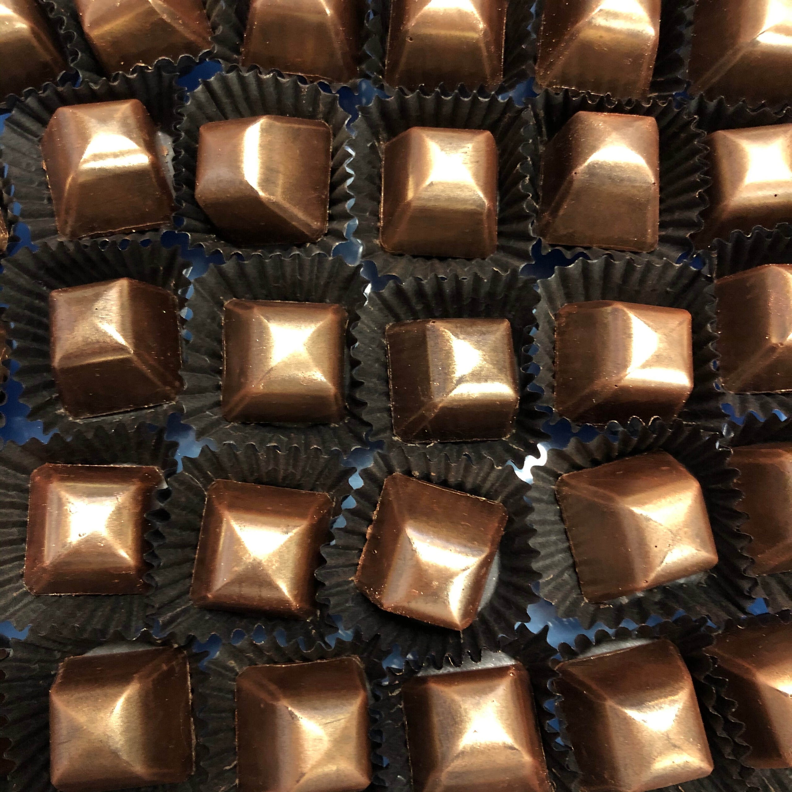 1,000 bulk chocolate bonbons and truffles for events, weddings, etc